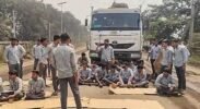 ଶ୍ୱାସରୁଦ୍ଧ କରୁଛି ଧୂଳି ଧୂଆଁ : ପ୍ରଶାସନିକ ଅବହେଳା ବିରୁଦ୍ଧରେ ତାଳଚେର କଲେଜ ଛାତ୍ରଛାତ୍ରୀଙ୍କ ବିକ୍ଷୋଭ