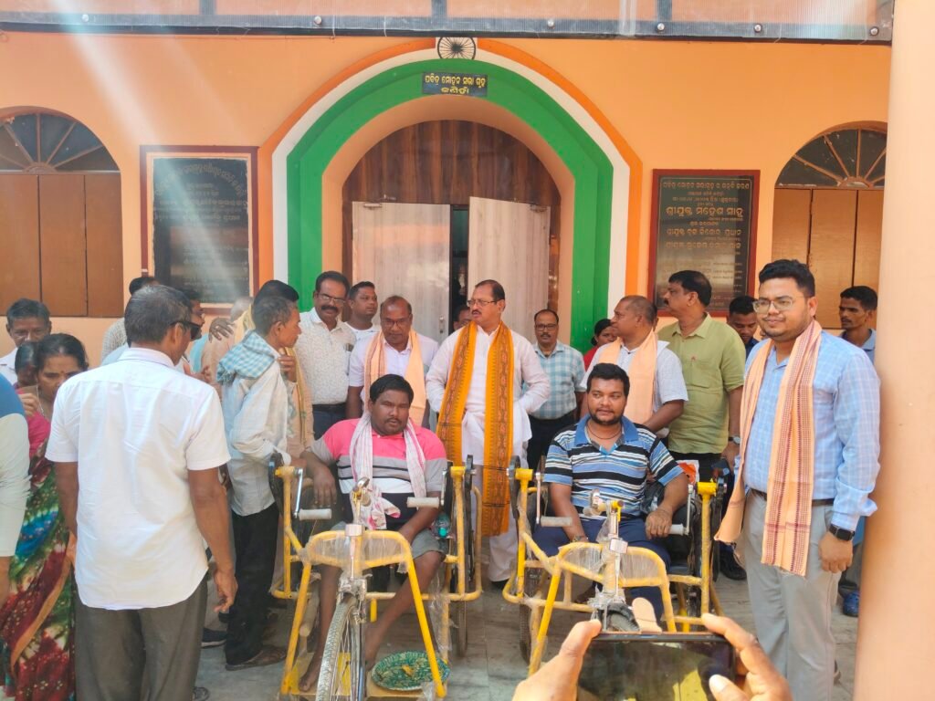 କଣିହାଁରେ ସେବା ସେତୁ ଶିବିର: ମଧୁବାବୁ ପେନସନ ଯୋଜନାରେ ୭୦ ଜଣ ହିତାଧିକାରୀଙ୍କୁ ଭତ୍ତା ମଞ୍ଜୁର ପତ୍ର ପ୍ରଦାନ