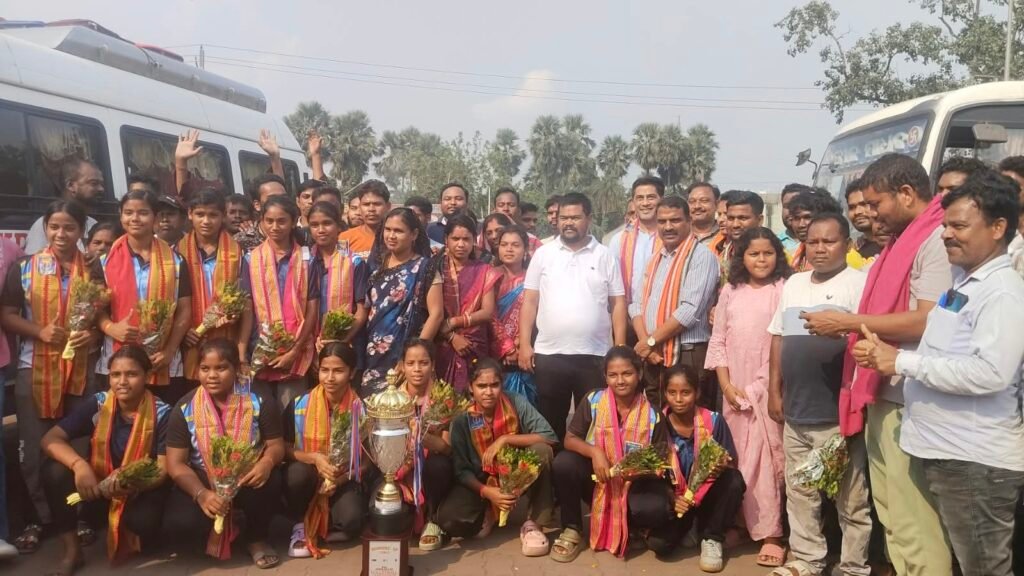 ଆନ୍ତଃରାଜ୍ୟ ଭଲିବଲରେ ତାଳବାହାଳ ଝିଅଙ୍କ କମାଲ: ରନର୍ସଅପ ହୋଇ ଗୌରବ ବଢ଼ାଇଲେ ବାଳିକା ଦଳ