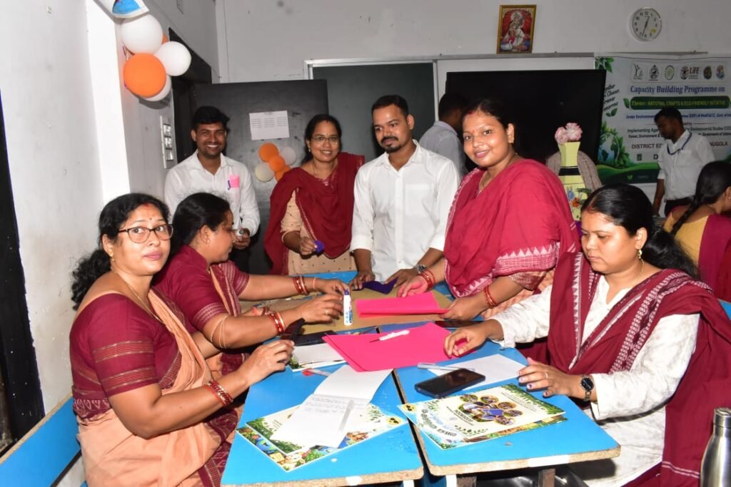 ପ୍ରାକୃତିକ ସମ୍ପଦରେ ଶିକ୍ଷଣ ସାମଗ୍ରୀ ପ୍ରସ୍ତୁତି, ଶିକ୍ଷକଙ୍କୁ ପ୍ରଶିକ୍ଷଣ