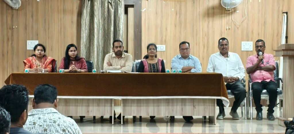 ପାଳଲହଡ଼ାରେ ଗଜଲକ୍ଷ୍ମୀ ପୂଜା ପ୍ରସ୍ତୁତି ବୈଠକ, ଭସାଣିରେ ଡିଜେ ମନା