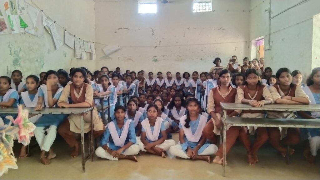ଆଠମଲ୍ଲିକରେ ଆନ୍ତର୍ଜାତୀୟ ବାଳିକା ଦିବସ ପାଳିତ: ଅନ୍ତେବାସୀଙ୍କ ମଧ୍ୟରେ ବିଭିନ୍ନ ପ୍ରତିଯୋଗିତା ଏବଂ ବାଲ୍ୟ ବିବାହ ସଚେତନତା ଉପରେ ନାଟକ ପରିବେଷଣ