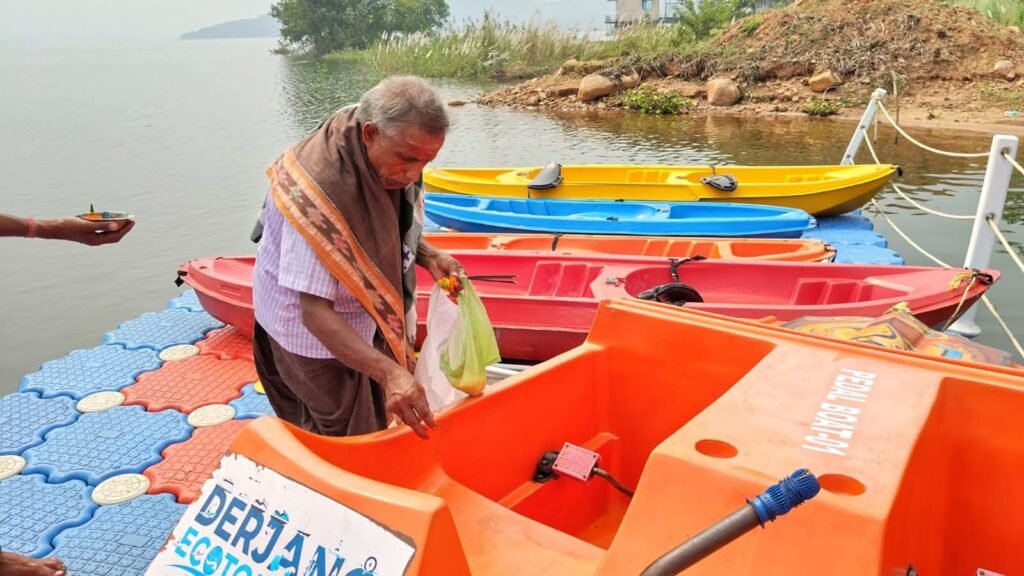 ଦଶହରାରେ ଡେରଜାଙ୍ଗ ଇକୋ-ଟୁରିଜିମ୍ ସ୍ଥଳରେ ପାରମ୍ପରିକ ଡଙ୍ଗା ପୂଜା