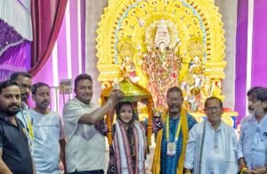 Read more about the article ଷ୍ଟେସନ ଛକ ଦୁର୍ଗାପୂଜାର ଆଜ୍ଞା ଲଡ଼ୁ ଲଟେରୀ: ବିଜୟୀ ହେଲେ ଶ୍ରିୟଙ୍କା