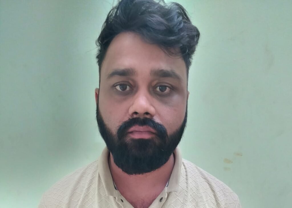 NEFT ନାଁରେ ଠକେଇ ଅଭିଯୋଗ, ଯୁବକଙ୍କୁ କୋର୍ଟ ଚାଲାଣ