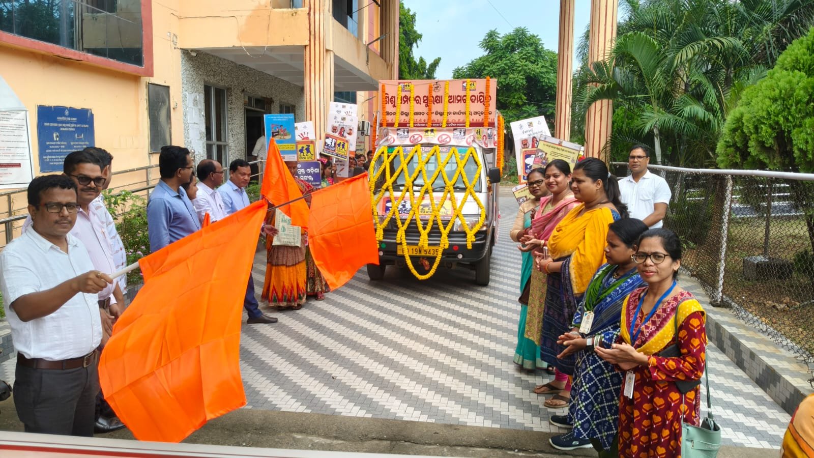 You are currently viewing ଶିଶୁ ଶ୍ରମିକ ନିରାକରଣ ସଚେତନତା ରଥର ଶୁଭାରମ୍ଭ